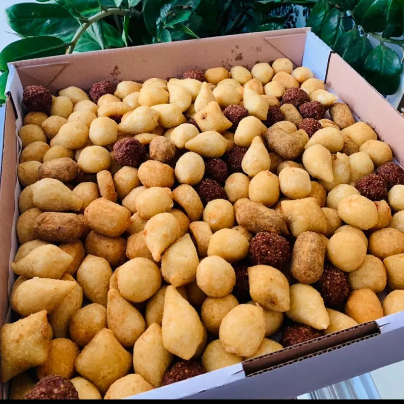 200 mini salgados