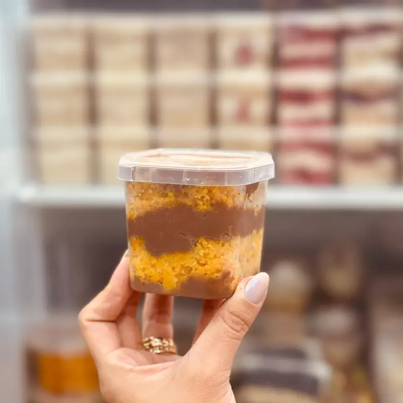 Bolo de pote CENOURA C/ BRIGADEIRO