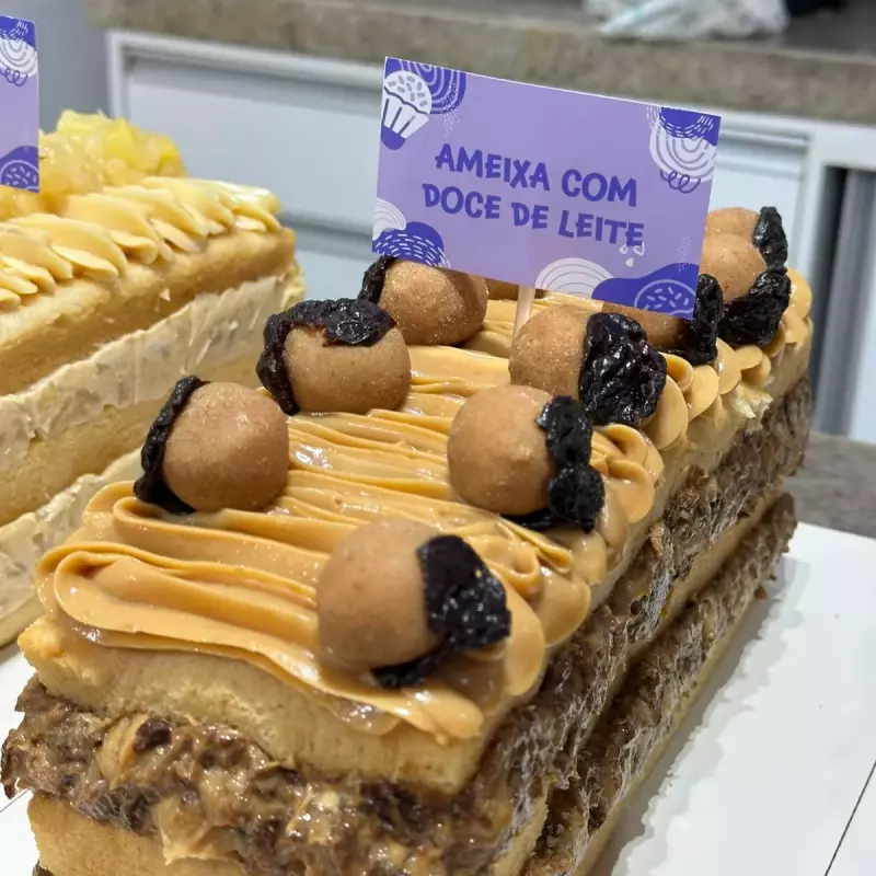 AMEIXA COM DOCE DE LEITE