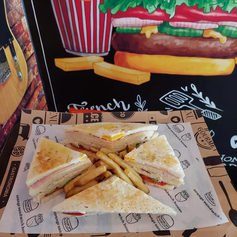 Club Sandwich Orange 😘