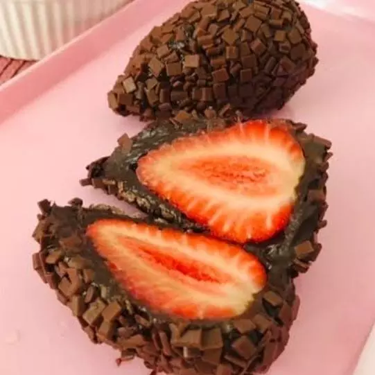 Coxinha de morango brigadeiro