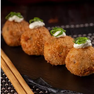 Bolinho de salmão (8 UN)