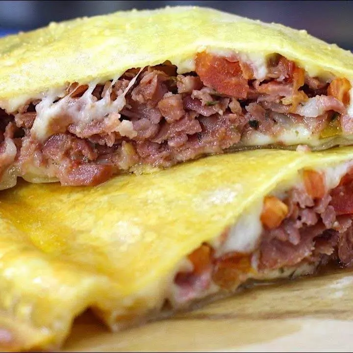 Calabresa com Queijo