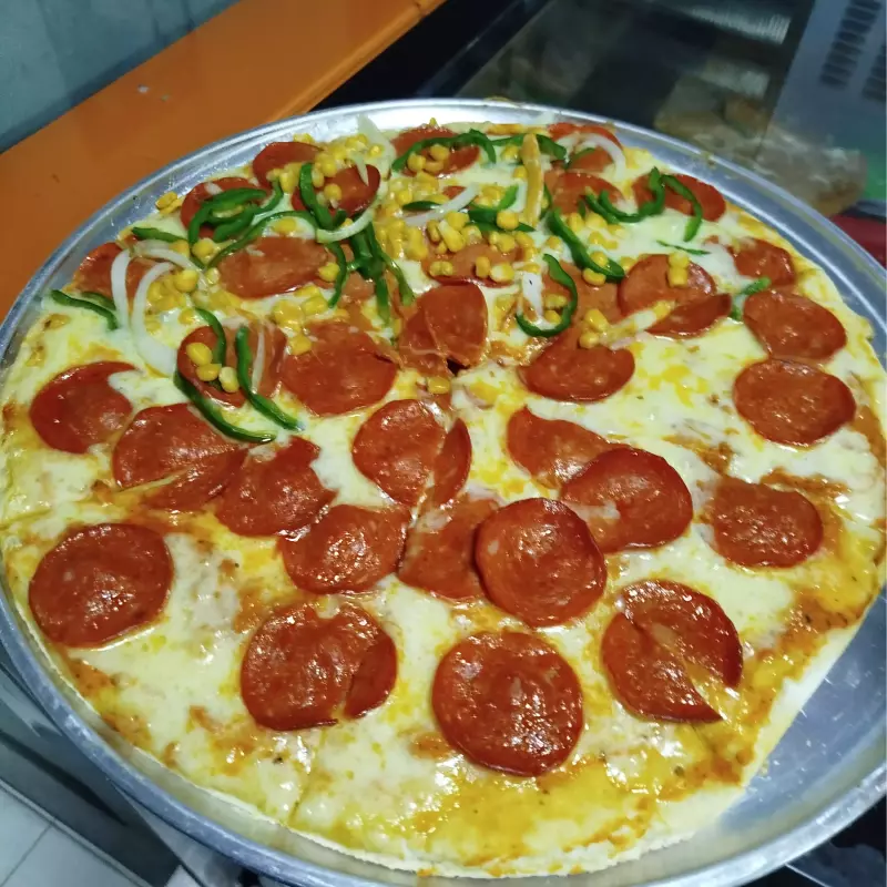 Pizza personal 6 porciones combinada