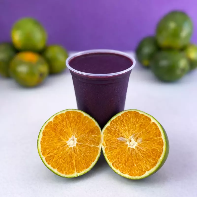 Suco de laranja com açaí