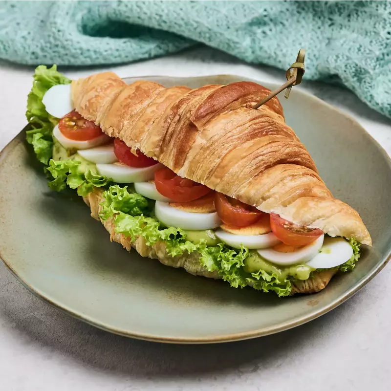 Croissant con Aguacate