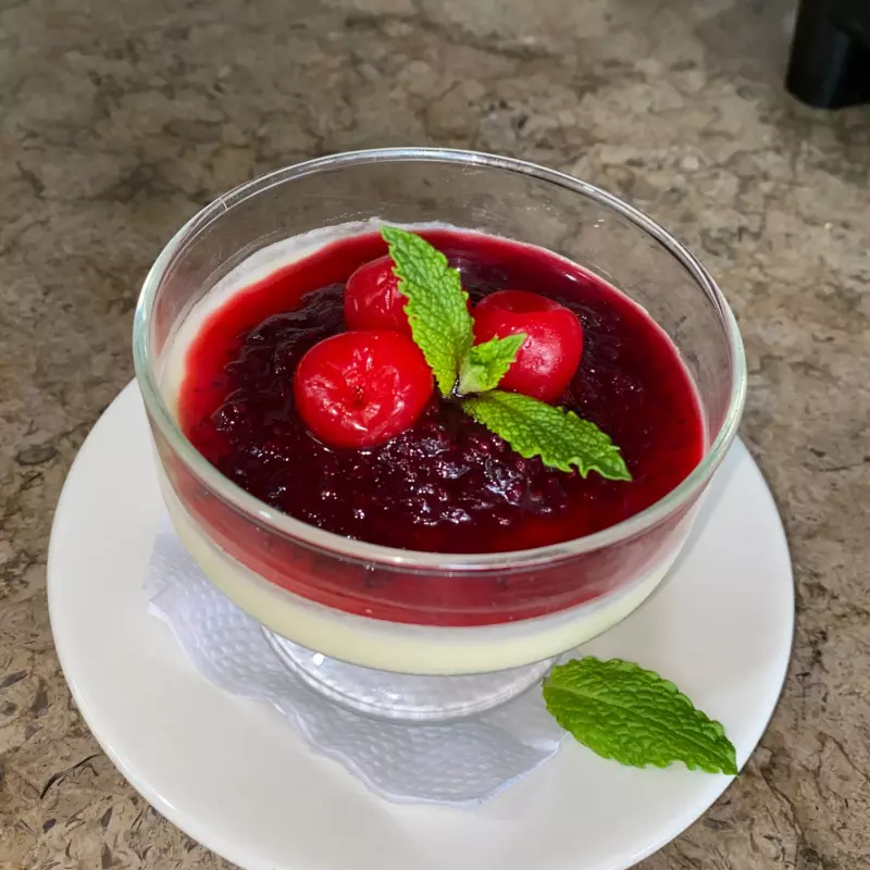 Panna cotta a los frutos rojos