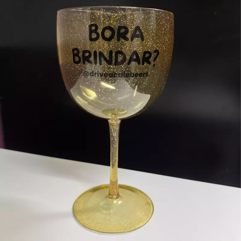 Taça Dourada com Glitter