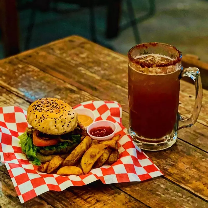 Quackinator (Hamburguesa)