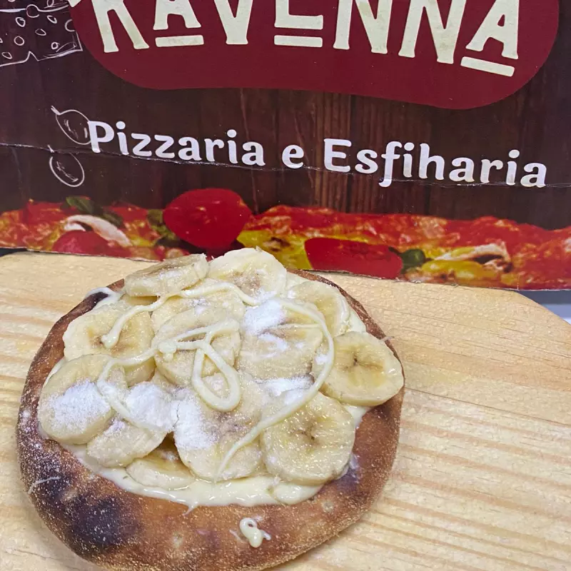 ESFIHA LEITE NINHO c/ BANANA