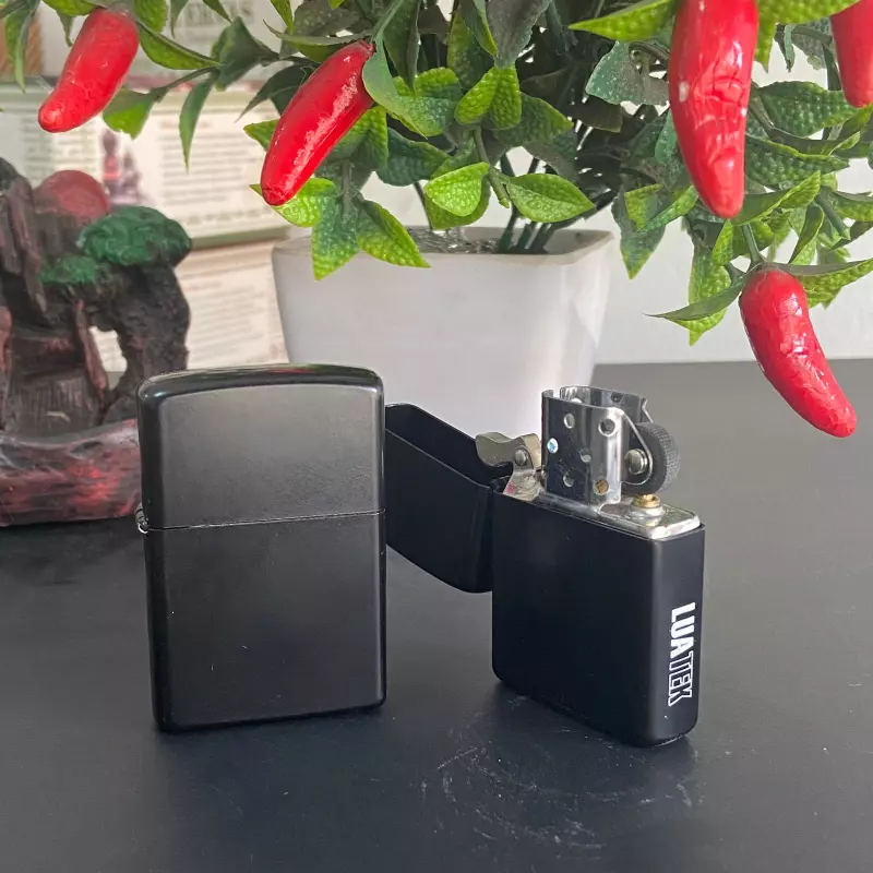 Isqueiro Luatek (tipo Zippo)