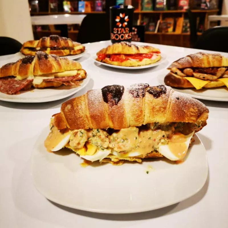 croissant mediterraneo