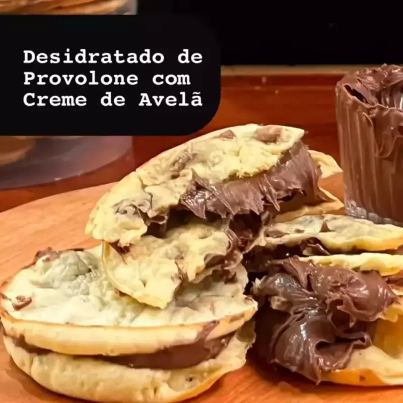 Chips de Provolone c/ Creme de Avelâ