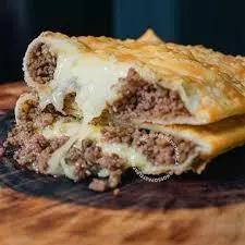 Pastel de Carne Moída com Mussarela