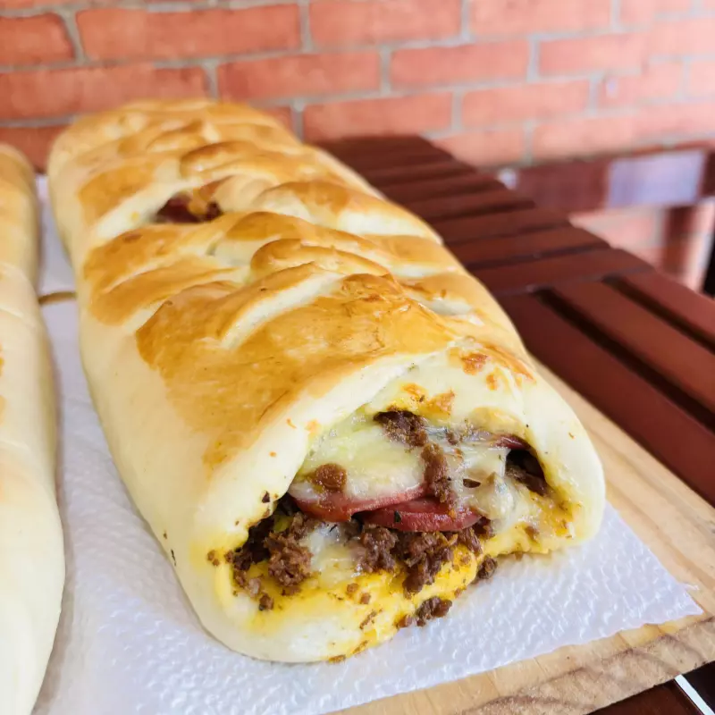 Pão de carne a moda e queijo