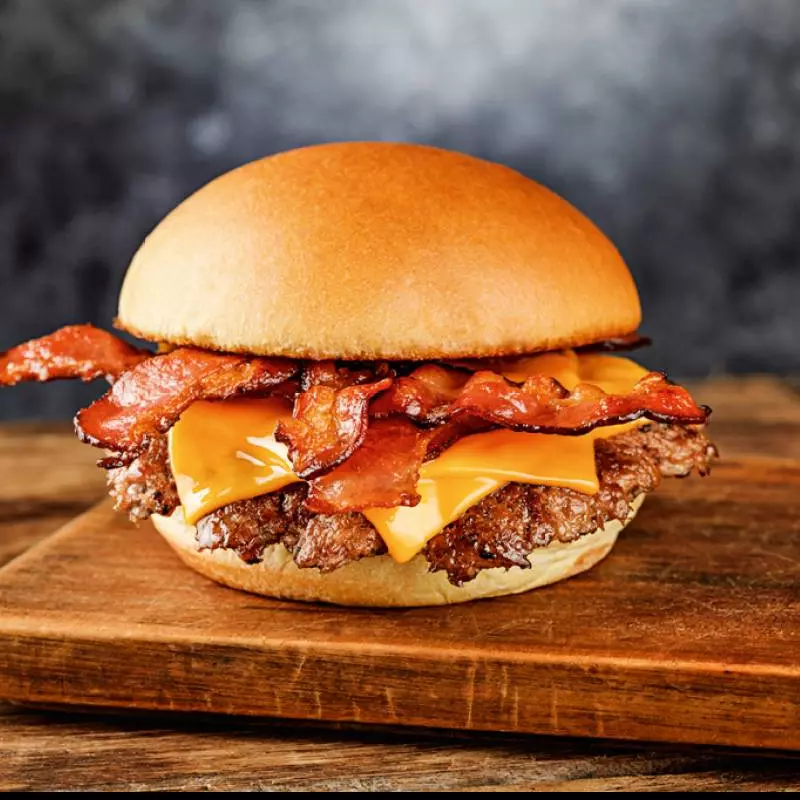 Burger bacon 🥓 + FRITIS+ BEBID