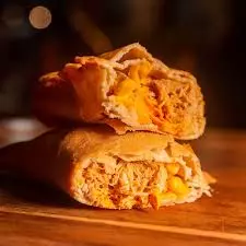 PASTEL FRANGO C/ CHEDDAR