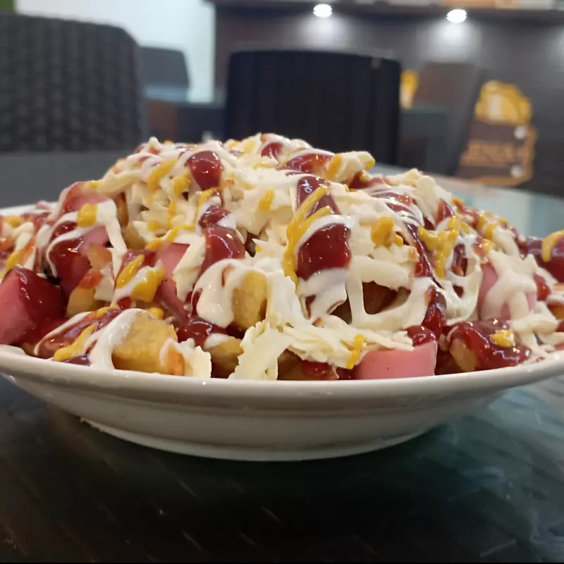 SALCHIPAPAS
