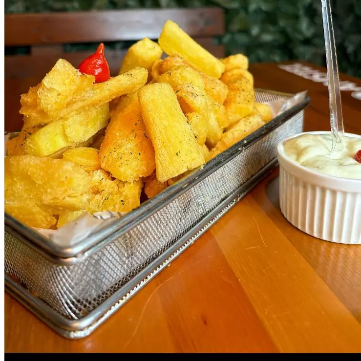 PORÇÃO DE MANDIOCA