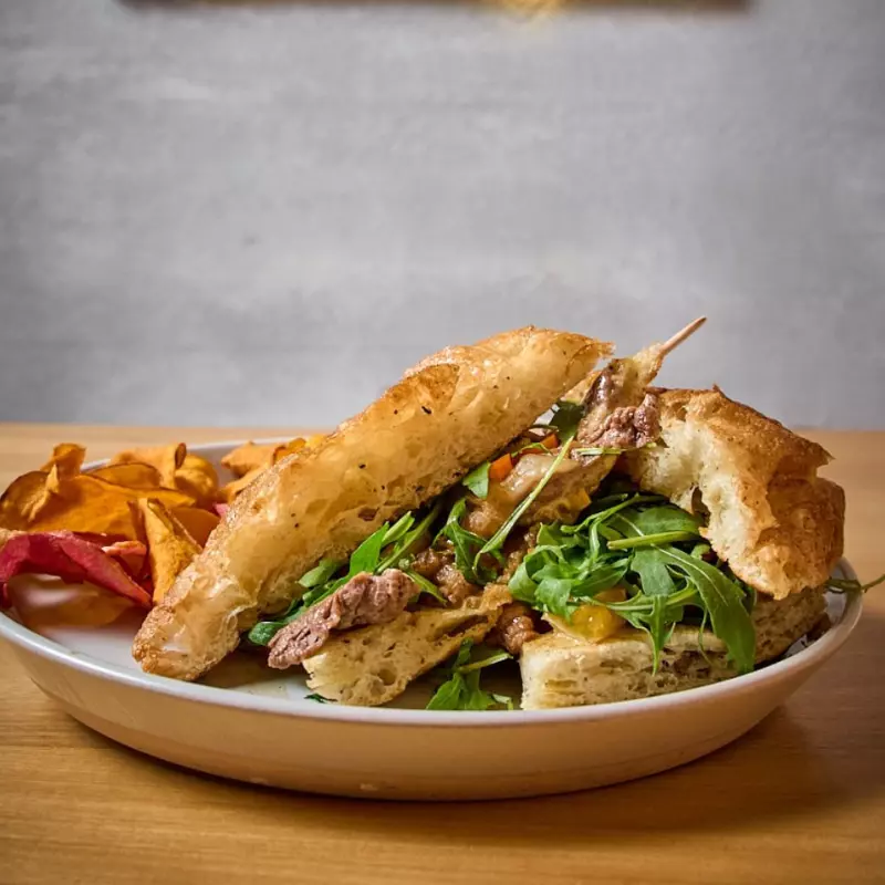 SANDWICH DE LOMO DE RES