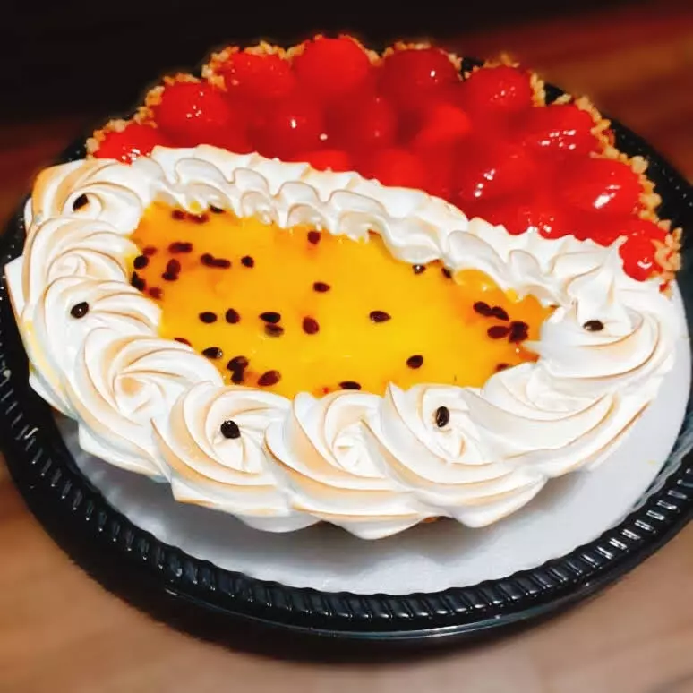 Torta Mista Morango e Maracujá