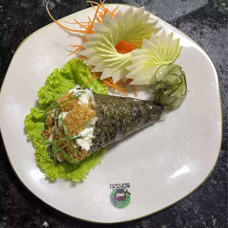 Temaki Salmão Crocante ( 1 uni )