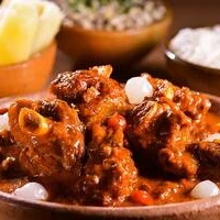 Bode guizado refeição