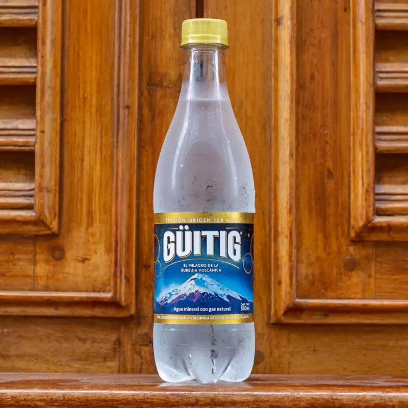 Agua mineral con gas