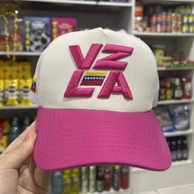 Gorra beige fucsia malla blanca