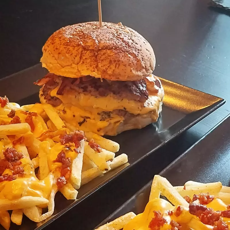Menu O FRANCÊS + batata e bebida