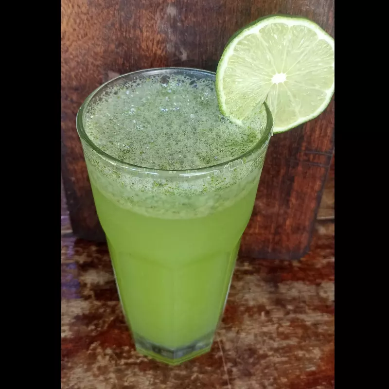 Limonada de hierba buena