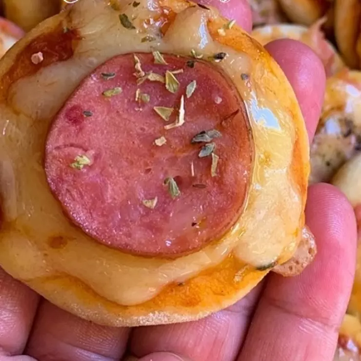 Mini pizza.