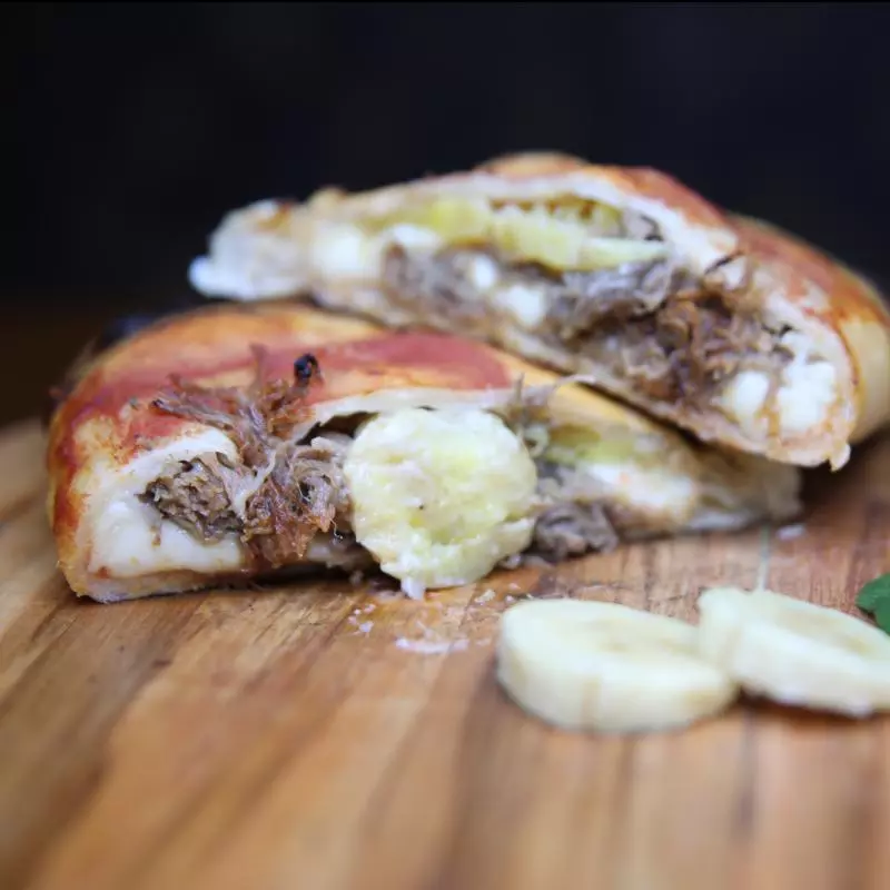 CALZONE DE CARNE SECA COM BANANA