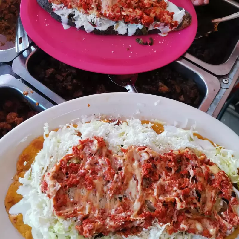 HUARACHE CON GUISADO