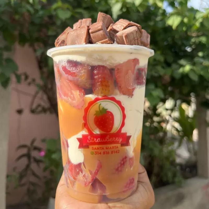 Strawberry Chocobreak 16 onz