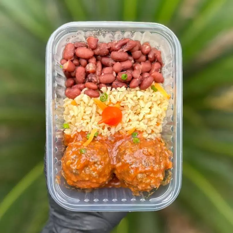 16 - 300G - ALMÔNDEGAS AO SUGO