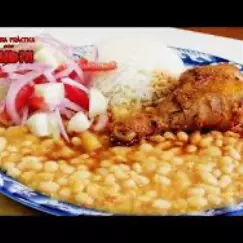 Frejol panamito con Asado de pollo