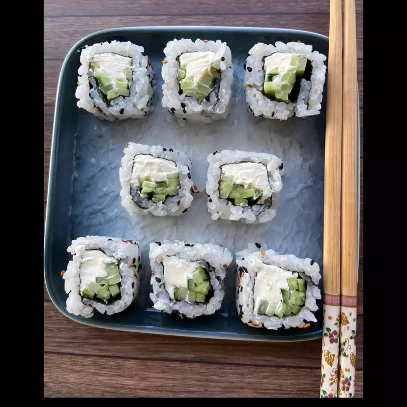 Uramaki de Pepino Japonês ( 8 peças)
