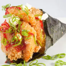 TEMAKI DE KANI EMPANADO