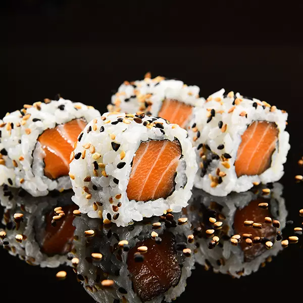 Uramaki Salmão