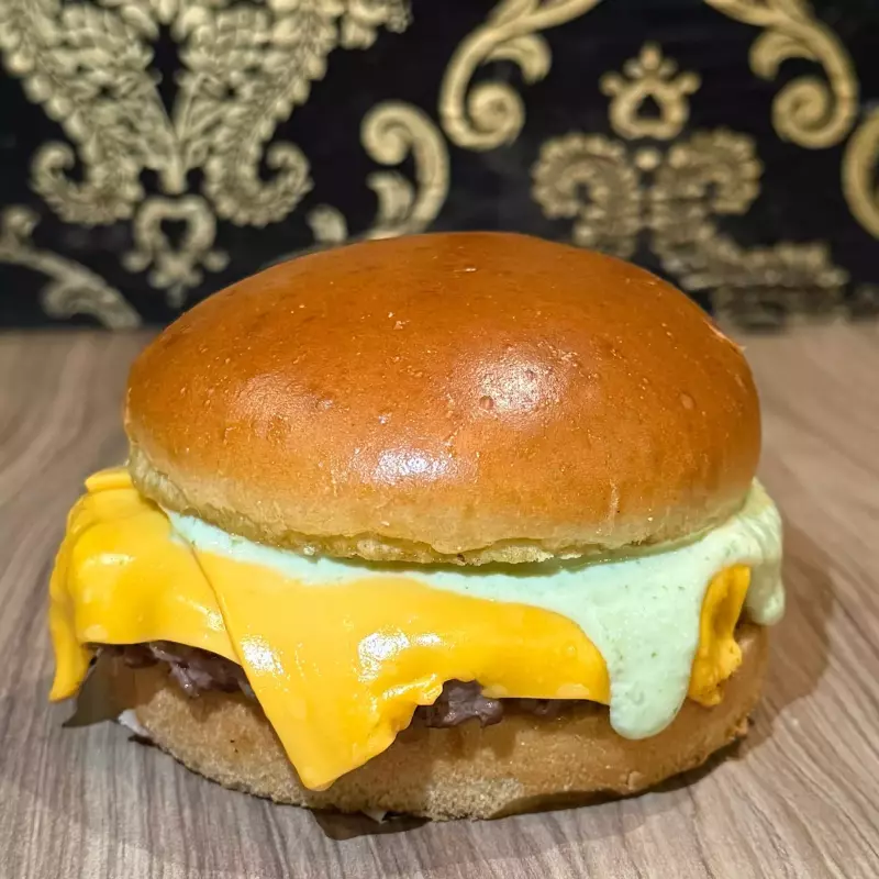 mega x burguer