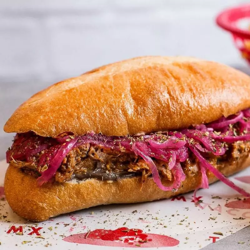 Torta de cochinita pibil