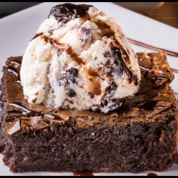 Brownie con helado