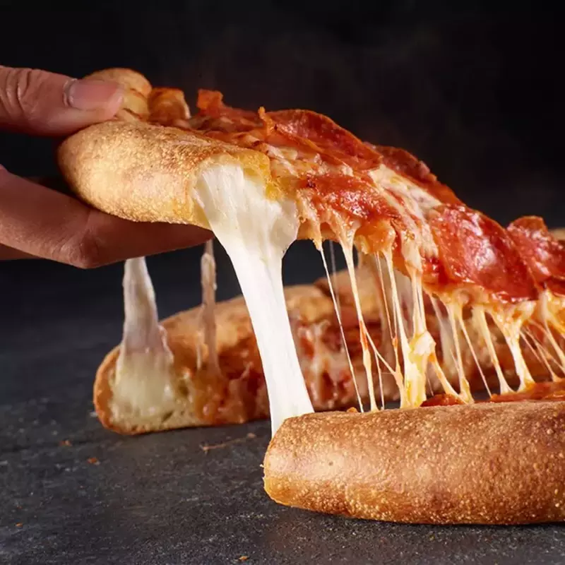 Muzzarella  y borde relleno.