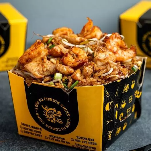 Arroz chino pollo camarones