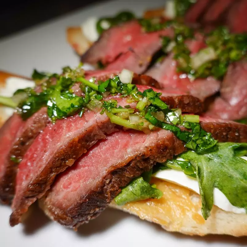 Steak bruschetta