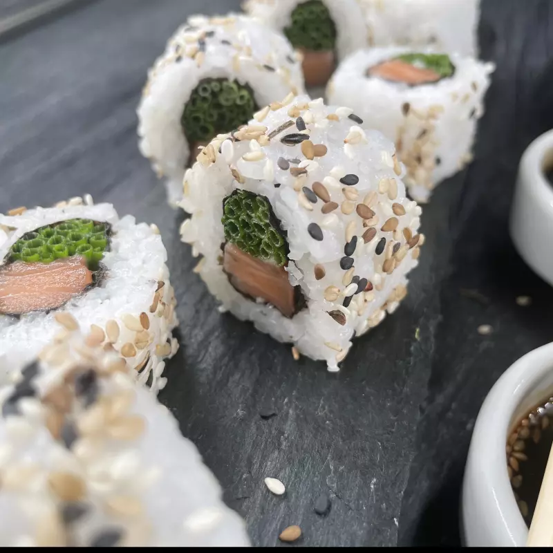 Salmón & Ciboulette Roll x 8u