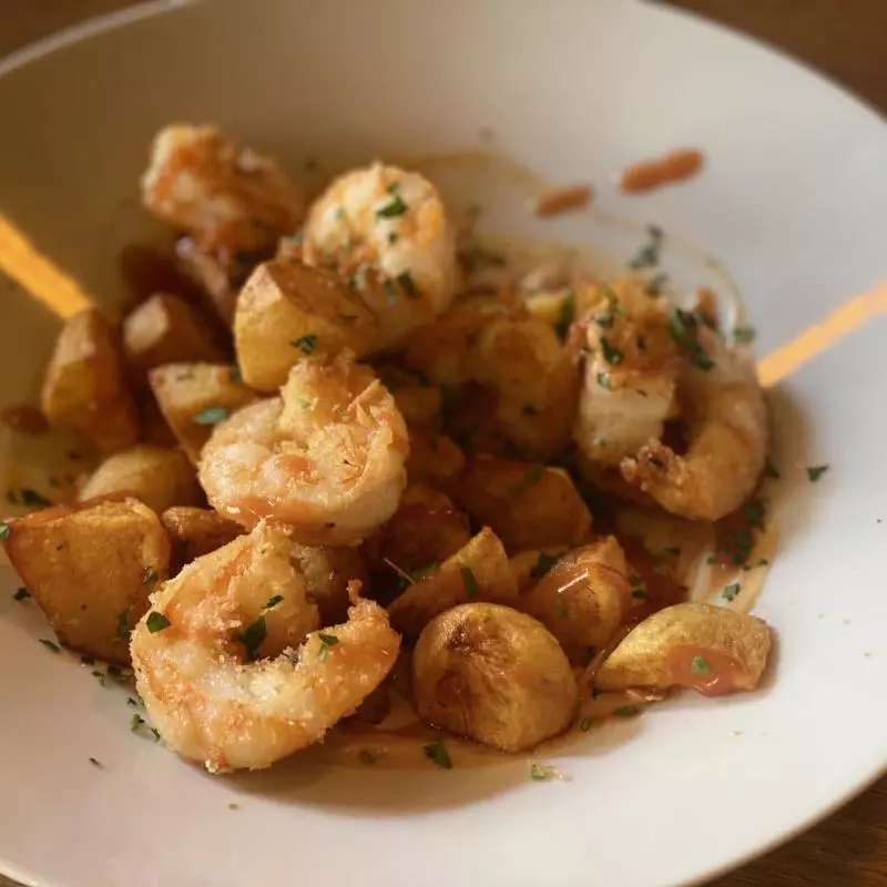 Bravas com gambas