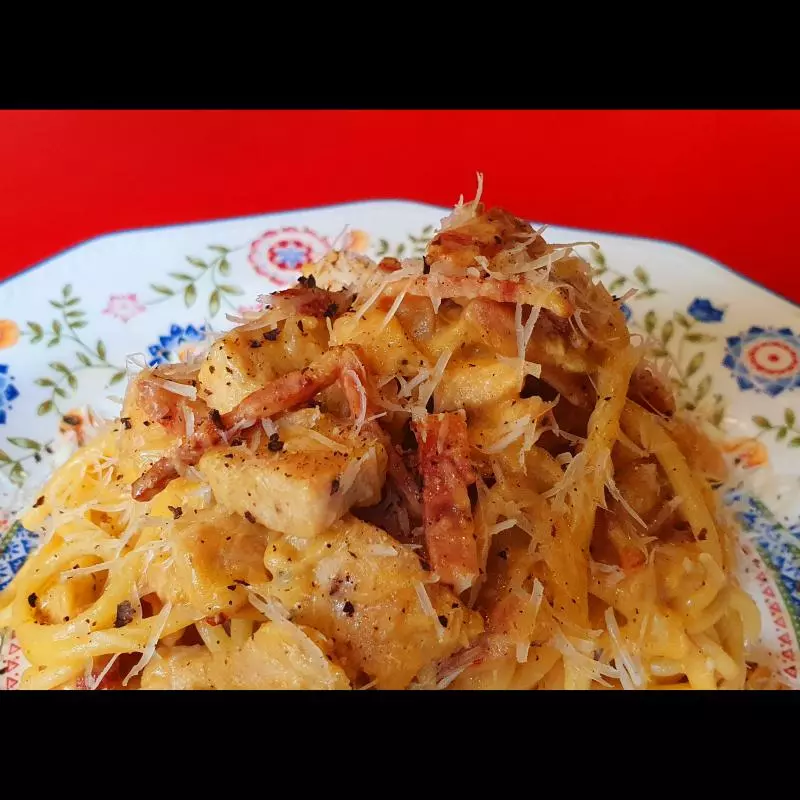 Pasta Carbonara con Pollo