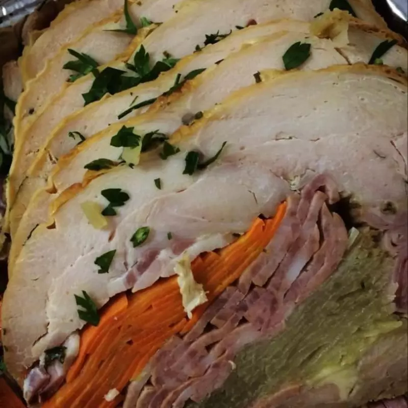 Frango desossado recheado kilo